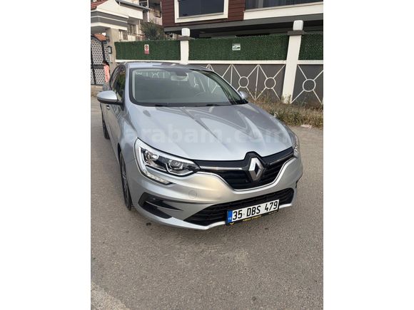 Galeriden Renault Megane 1.3 TCe Touch 2023 Model İzmir 107.236 km Gri (Gümüş)