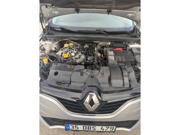 Galeriden Renault Megane 1.3 TCe Touch 2023 Model İzmir 107.236 km Gri (Gümüş)