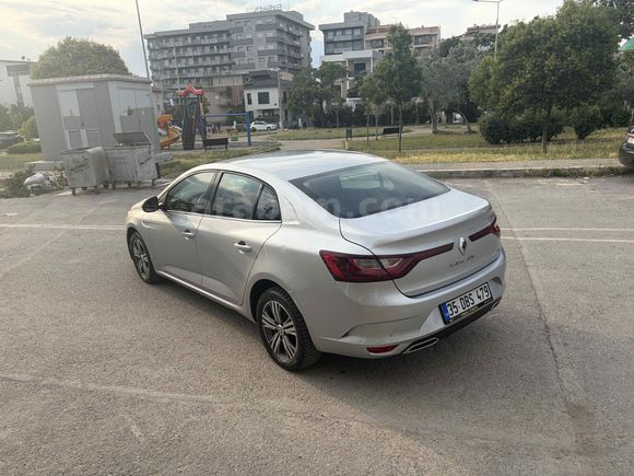 Galeriden Renault Megane 1.3 TCe Touch 2023 Model İzmir 107.236 km Gri (Gümüş)