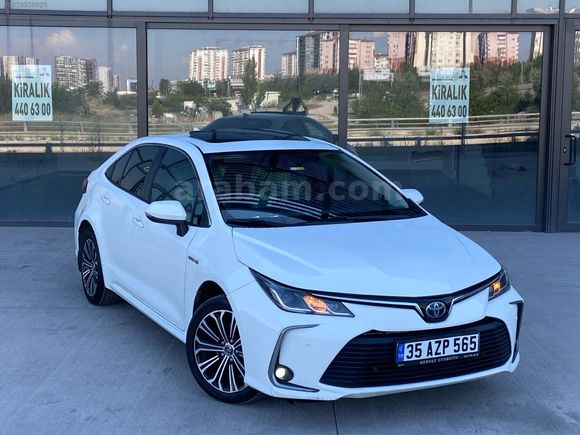 ILK SAHIBINDEN 2019 COROLLA 1.8 HYBRID SANRUF HATASIZ 123 BIN KM
