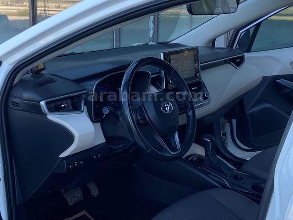 ILK SAHIBINDEN 2019 COROLLA 1.8 HYBRID SANRUF HATASIZ 123 BIN KM