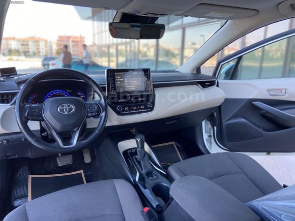 ILK SAHIBINDEN 2019 COROLLA 1.8 HYBRID SANRUF HATASIZ 123 BIN KM