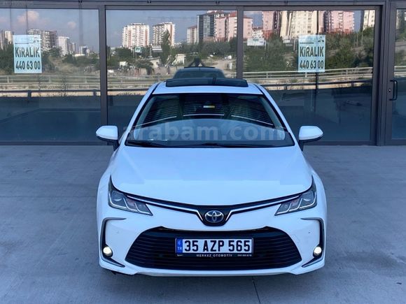 ILK SAHIBINDEN 2019 COROLLA 1.8 HYBRID SANRUF HATASIZ 123 BIN KM