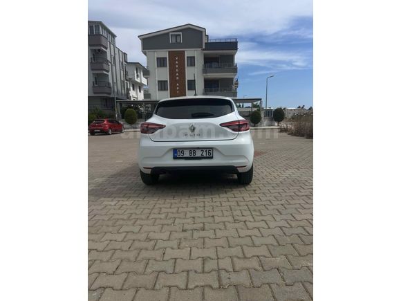 İçinde sigara dahi içilmemiş Renault Clio