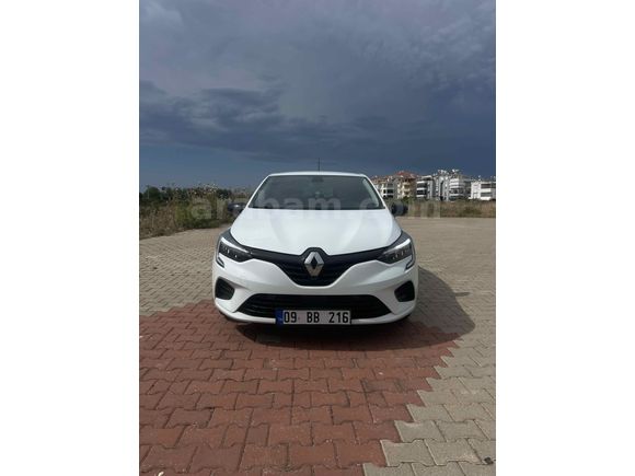 İçinde sigara dahi içilmemiş Renault Clio