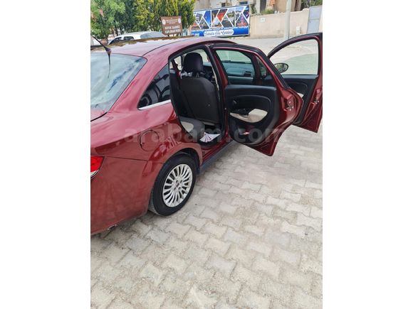 Sahibinden Fiat Linea 1.4 Fire Active Plus 2010 Model  193.000 km Kırmızı