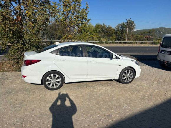 Sahibinden Hyundai Accent Blue 1.4 D-CVVT Mode Plus 2015 Model 