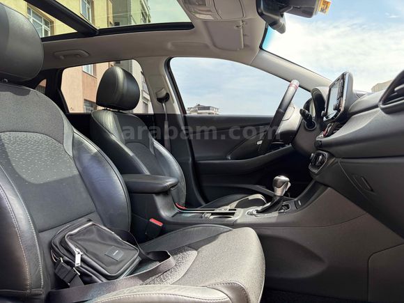 Sahibinden Hyundai i30 1.6 CRDi Elite Plus 2017 Model 