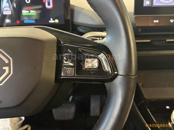 | UNIQ AUTO |2023 MG4 LUXURY CARPLAY BOYASIZ