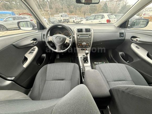ROYAL AUTO'dan EMSALSİZ COROLLA 1.4 D-4D DIZEL ELEGANT 123km