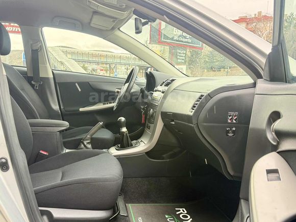 ROYAL AUTO'dan EMSALSİZ COROLLA 1.4 D-4D DIZEL ELEGANT 123km