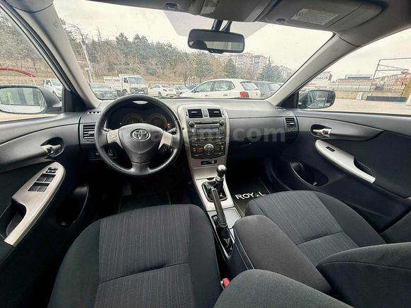ROYAL AUTO'dan EMSALSİZ COROLLA 1.4 D-4D DIZEL ELEGANT 123km