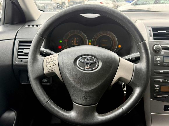 ROYAL AUTO'dan EMSALSİZ COROLLA 1.4 D-4D DIZEL ELEGANT 123km
