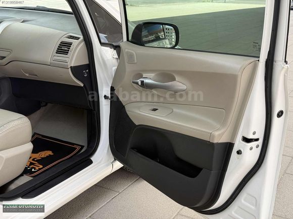 TOYOTA AURİS 1.6 ELEGANT SUNROOF DERİ KOLTUK ISITMA FULL