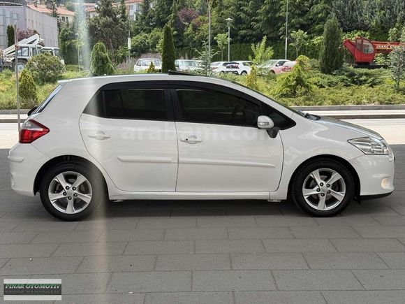 TOYOTA AURİS 1.6 ELEGANT SUNROOF DERİ KOLTUK ISITMA FULL