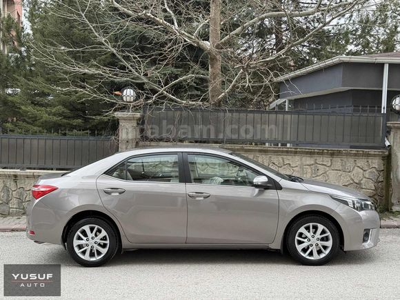EMSALSİZ TEMİZLİKTE İLK EL 2015 COROLLA 1.6 ADVANCE 175.000KM