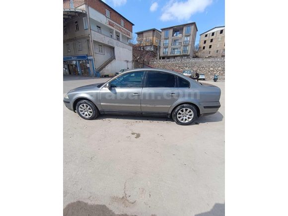 2004 model V.Wagen Passat 1.6 Benzin&Lpg Manuel