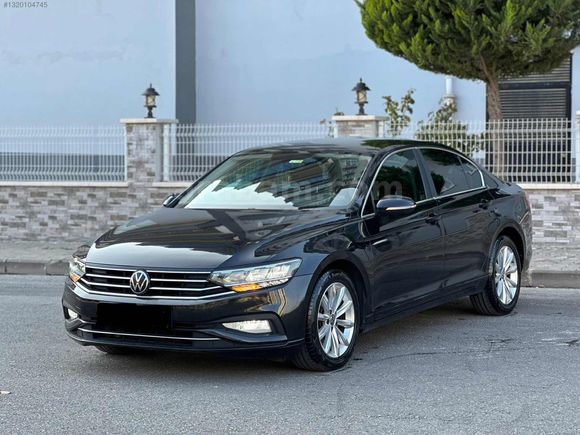 2020 VW PASSAT 1.6TDI BUSSİNES YENİ LOGO YENİ KLİMA 1 PARÇA BOYA