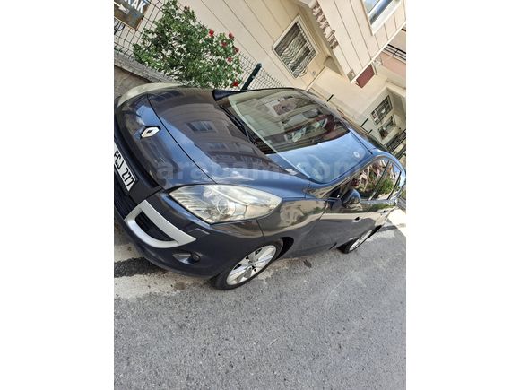 Sahibinden Renault Grand Scenic 1.5 dCi Privilege 2011 Model