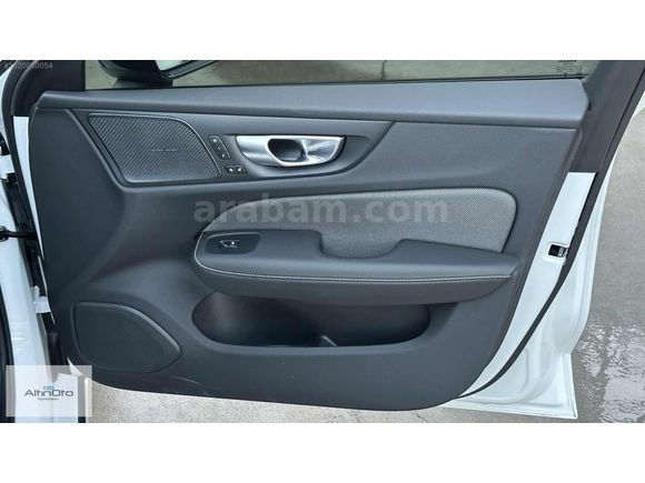 2025 VOLVO V60 2.0 B4 PLUS DARK HATASIZ+BOYASIZ+DEĞİŞENSİZ
