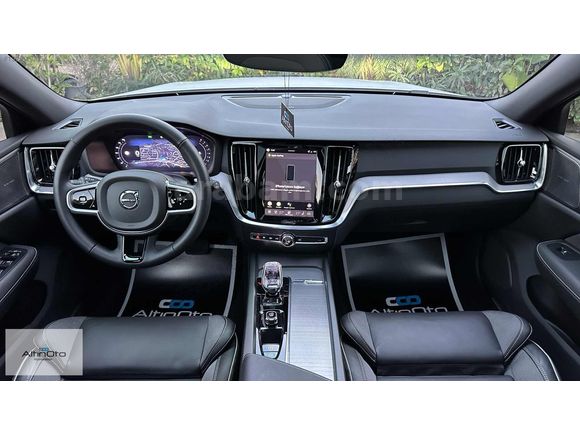 2025 VOLVO V60 2.0 B4 PLUS DARK HATASIZ+BOYASIZ+DEĞİŞENSİZ