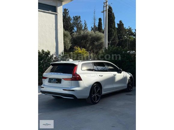 2025 VOLVO V60 2.0 B4 PLUS DARK HATASIZ+BOYASIZ+DEĞİŞENSİZ