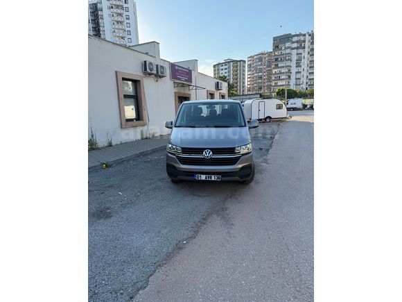 ilk Sahibinden  Aile Aacı Volkswagen Transporter 2.0 TDI Camlı Van 2024 Model 