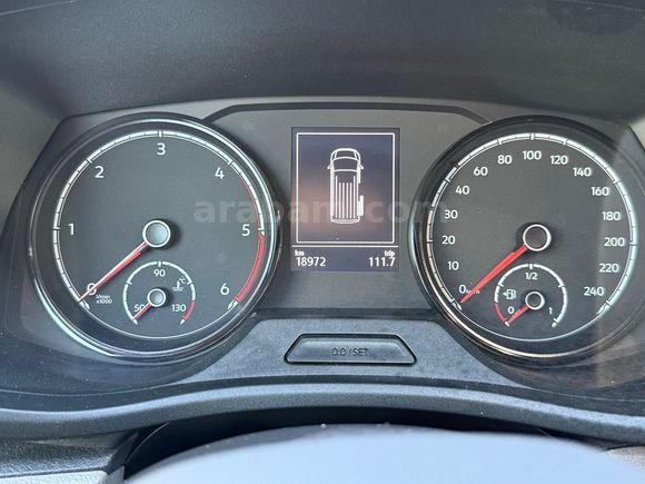 ilk Sahibinden  Aile Aacı Volkswagen Transporter 2.0 TDI Camlı Van 2024 Model 