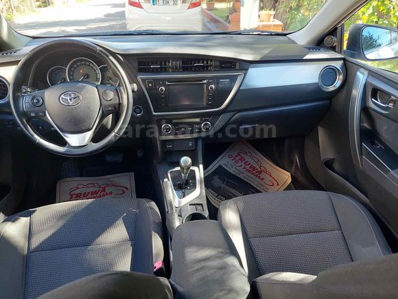 Sahibinden Toyota Auris 1.4 D-4D Advance Skypack 2013 Model 