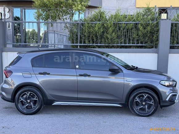 ARN CARS'DAN 2023 MODEL FİAT EGEA CROSS HATASIZ-12 AY K.K TAKSİT