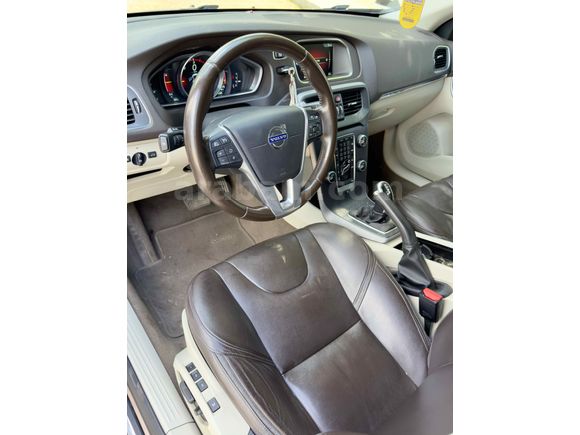 GÜVENLİK ve SAĞLAMLIK ARAYANLARA HATASIZ BOYASIZ KUSURSUZ VOLVO V40