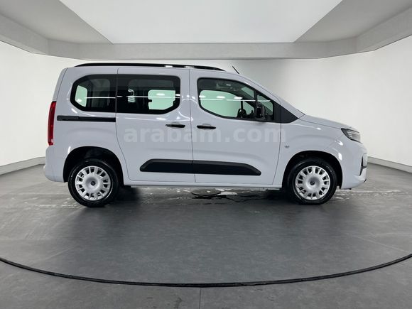 otomobil Opel Combo 1.5 D Essential