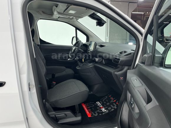 otomobil Opel Combo 1.5 D Essential