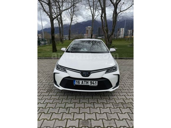 Sahibinden Toyota Corolla 1.8 Hybrid Dream 2019 Model  108.000 km Beyaz