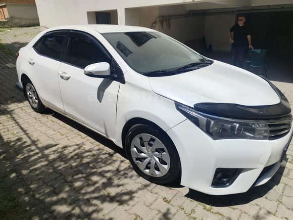 Sahibinden Bakımlı ve Temiz Toyota Corolla 1.4 D-4D Advance 2015 Model 