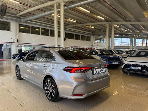 2022 TOYOTA COROLLA 1.5 FLAME X-PACK MULTIDRIVE S