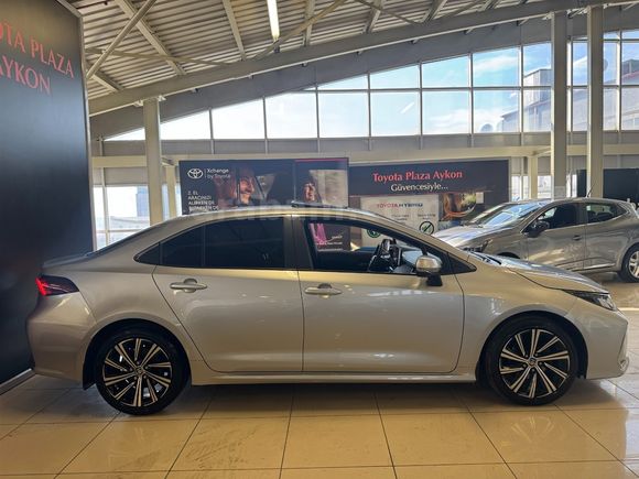 2022 TOYOTA COROLLA 1.5 FLAME X-PACK MULTIDRIVE S