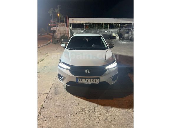 Sahibinden Honda City 1.5 i-VTEC Executive 2023 Model İzmir 68.000 km Beyaz