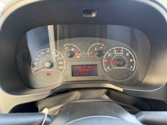 EFLİN'DEN DÜŞÜK KM'Lİ TERTEMİZ SIFIR AYARINDA FİAT FİORİNO