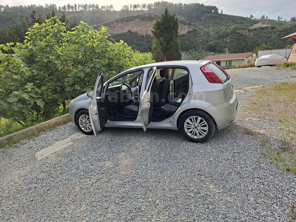 İlk sahibinden sorunsuz klimalı Punto