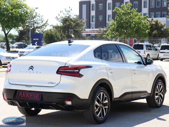 2024 C4X 1.2 SHİNE OTOMATİK 130BG HAYALET-KAMERA-HEAD UP-BEYAZ