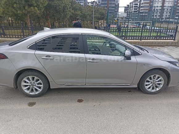 1.8 hbyrid otomatik