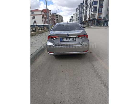 1.8 hbyrid otomatik