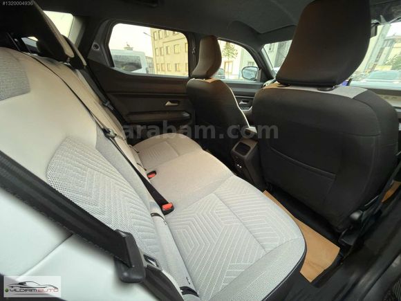 2025 RENAULT DUSTER 1.3 TCE EDC TECHNO %20 KDVLİ HATASIZ EN DOLU