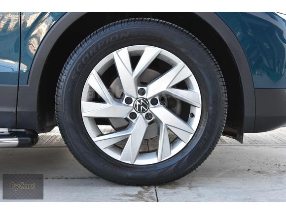 2021 model Volkswagen Tiguan 1.5 TSI ACT Elegance