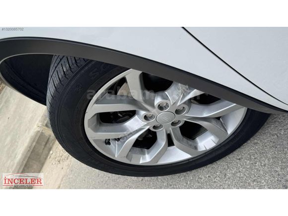 İNCELER OTOMOTİV'DEN 2017 DİSCOVERY SPORT HSE 123.000KM HATASIZ