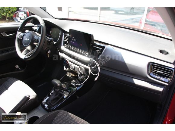 RİTİM MOTORS KİA STONİC 2024 ELEGANCE SANROOF HATASIZ