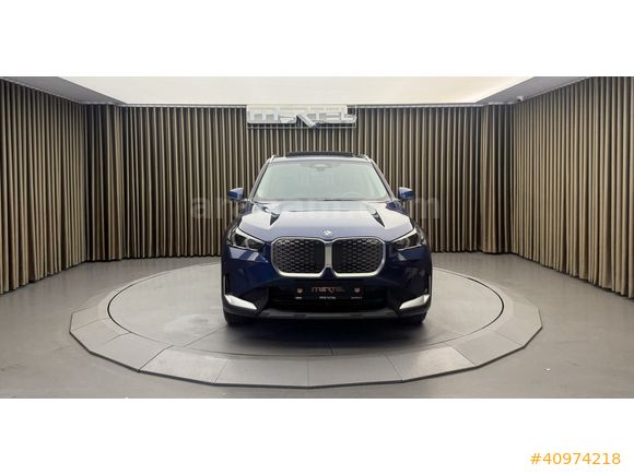 BOYASIZ BMW iX1 EDRIVE20 SPORTLINE HAFIZALI KOLTUK CAM TAVAN