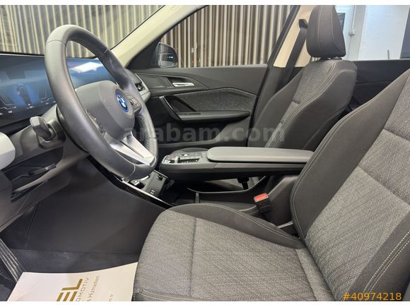 BOYASIZ BMW iX1 EDRIVE20 SPORTLINE HAFIZALI KOLTUK CAM TAVAN