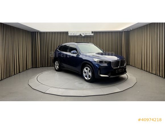 BOYASIZ BMW iX1 EDRIVE20 SPORTLINE HAFIZALI KOLTUK CAM TAVAN